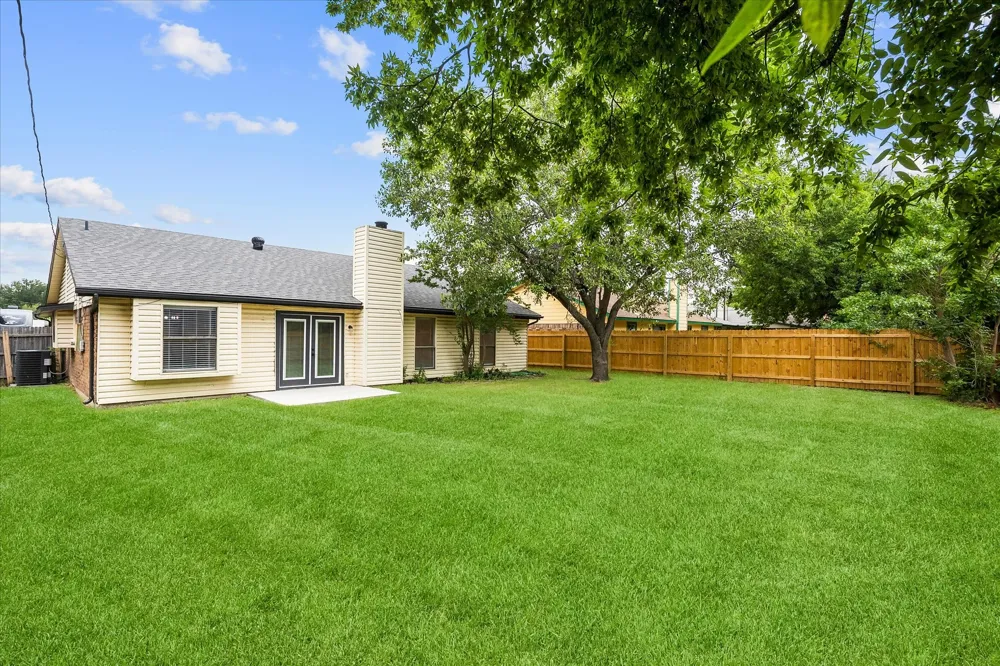 6403 Minuteman Lane Arlington, TX 76002
