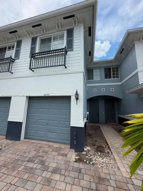 3595 NW 13th St #3595 Lauderhill, FL 33311
