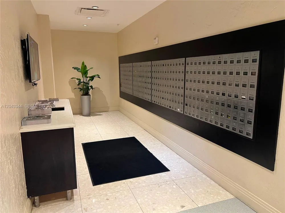 3801 S Ocean Dr #11M Hollywood, FL 33019