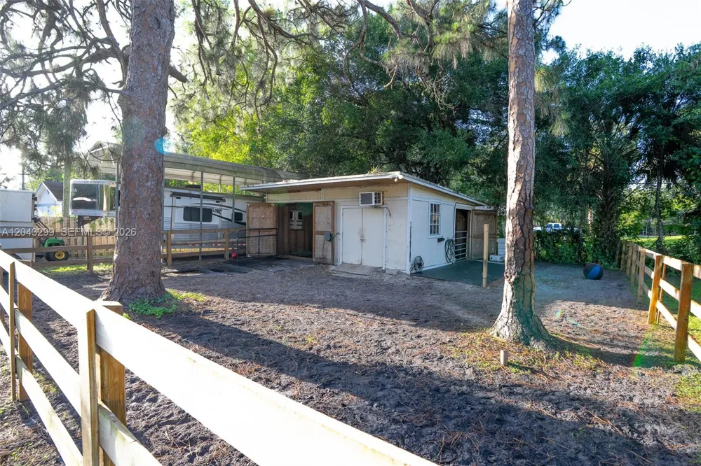 15160 Scotts Pl Loxahatchee, FL 33470