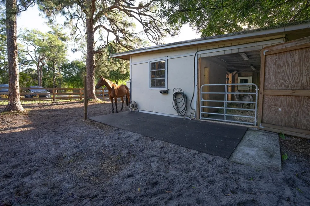 15160 Scotts Pl Loxahatchee, FL 33470
