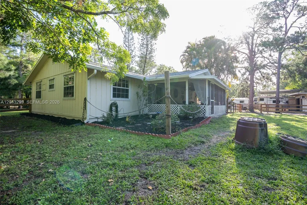 15160 Scotts Pl Loxahatchee, FL 33470