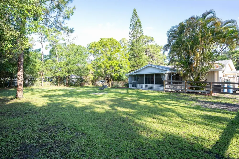15160 Scotts Pl Loxahatchee, FL 33470