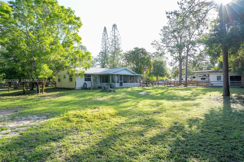 15160 Scotts Pl Loxahatchee, FL 33470