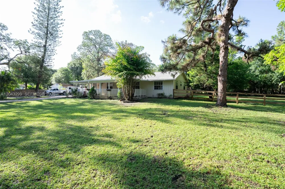15160 Scotts Pl Loxahatchee, FL 33470