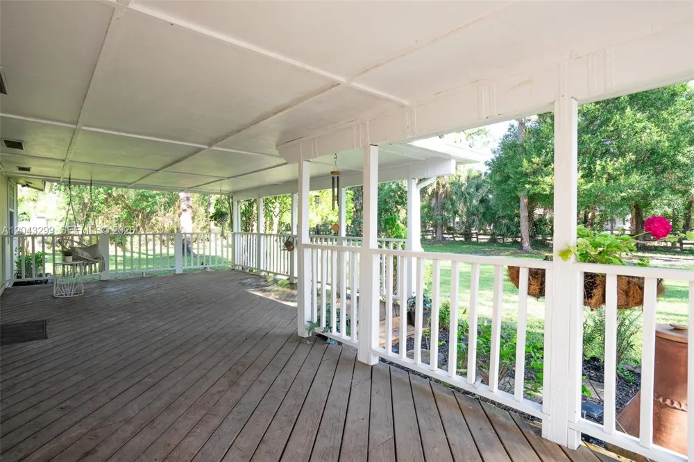15160 Scotts Pl Loxahatchee, FL 33470