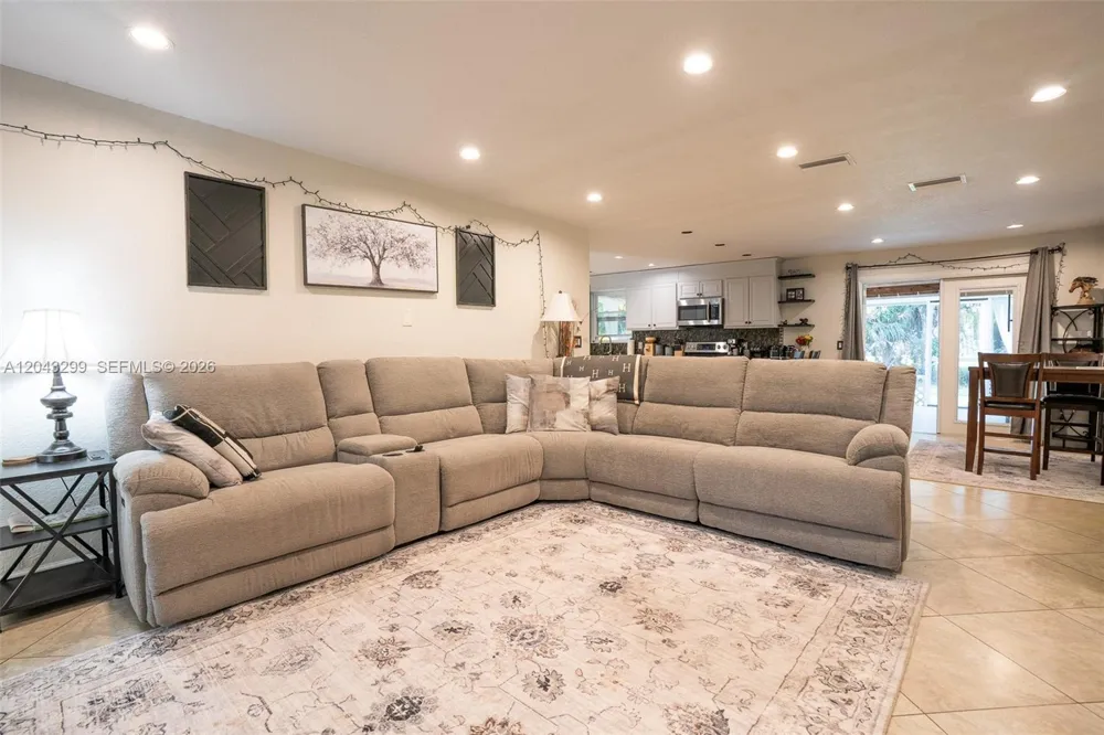15160 Scotts Pl Loxahatchee, FL 33470