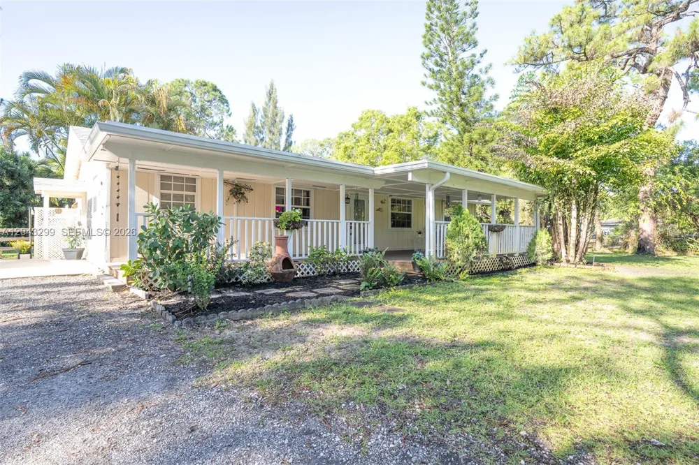 15160 Scotts Pl Loxahatchee, FL 33470