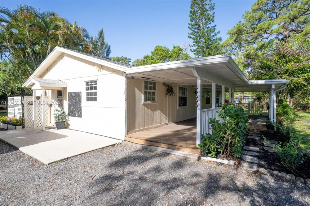 15160 Scotts Pl Loxahatchee, FL 33470