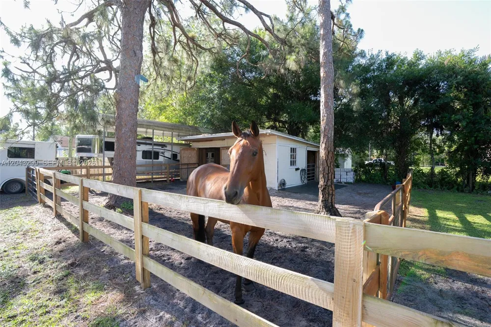 15160 Scotts Pl Loxahatchee, FL 33470
