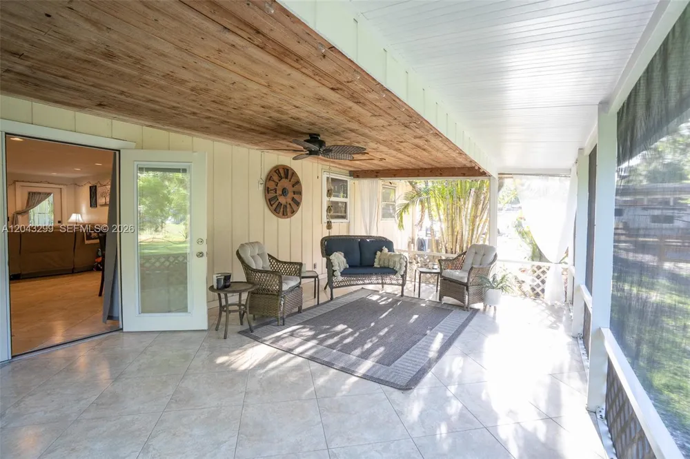 15160 Scotts Pl Loxahatchee, FL 33470