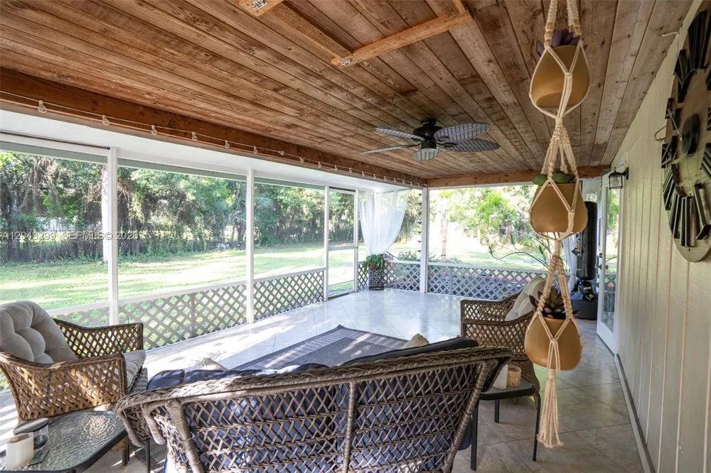 15160 Scotts Pl Loxahatchee, FL 33470