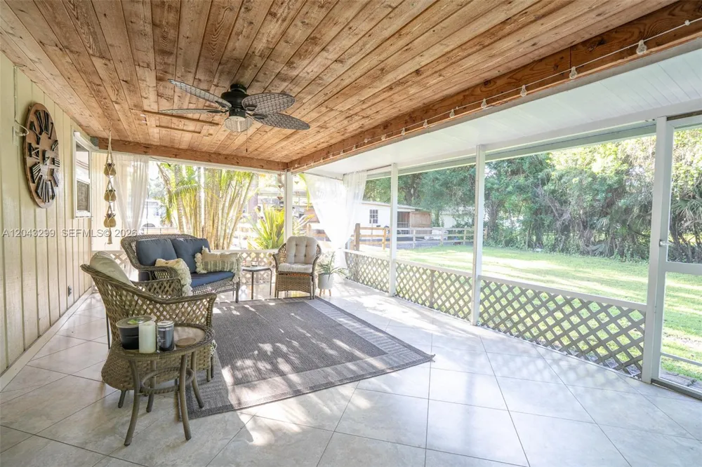 15160 Scotts Pl Loxahatchee, FL 33470