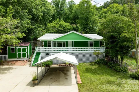 389 Rollins Road
