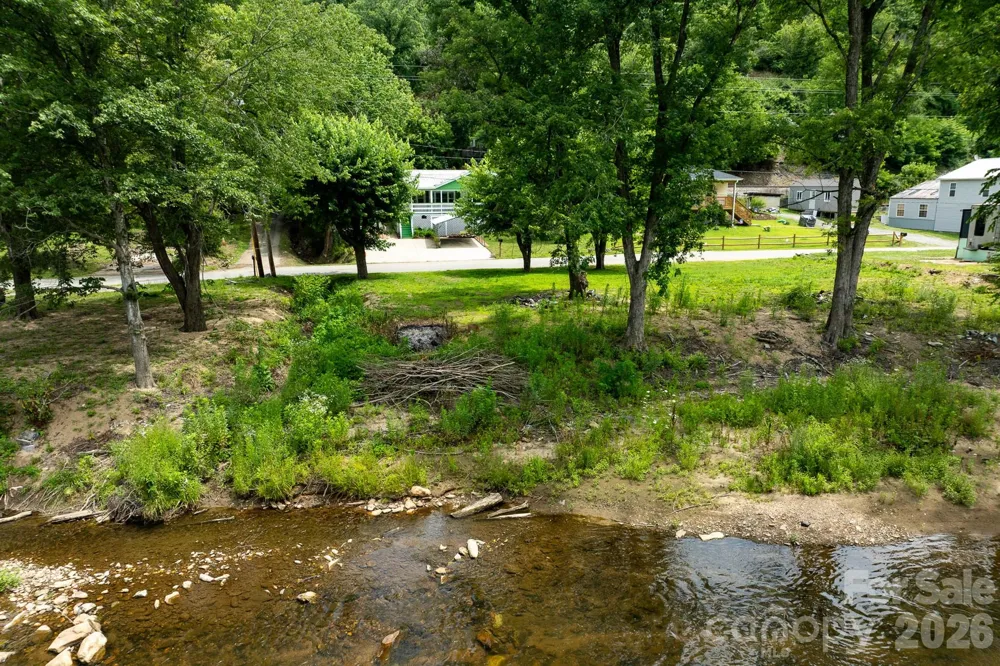 389 Rollins Road Marshall, NC 28753