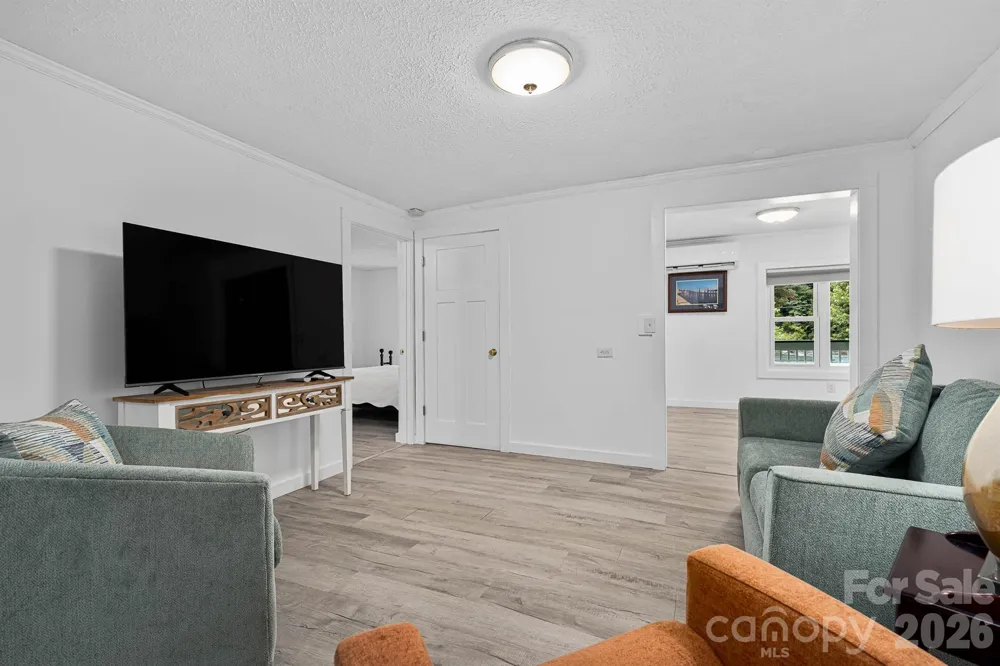 389 Rollins Road Marshall, NC 28753