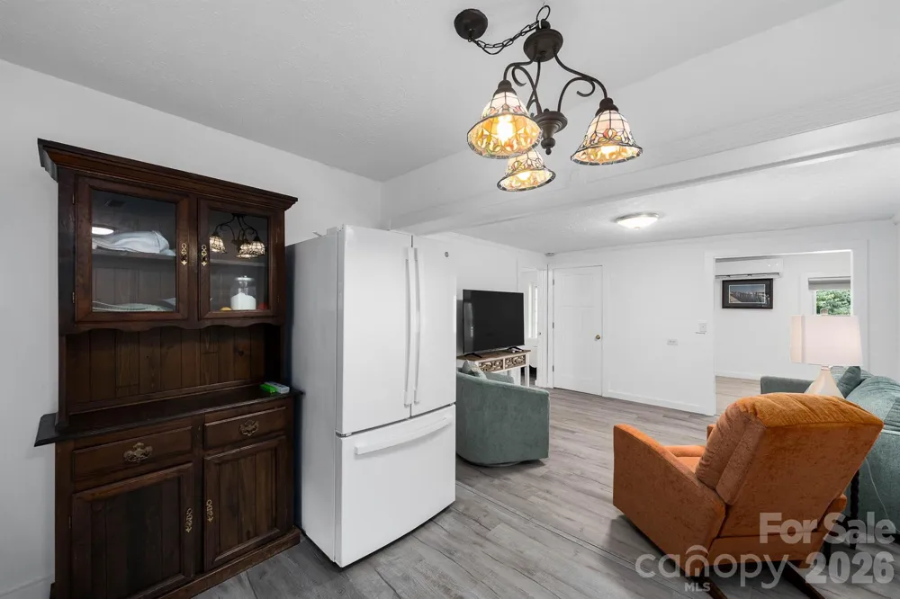 389 Rollins Road Marshall, NC 28753