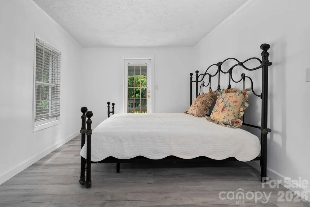 389 Rollins Road Marshall, NC 28753