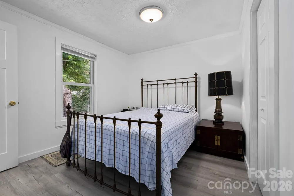 389 Rollins Road Marshall, NC 28753