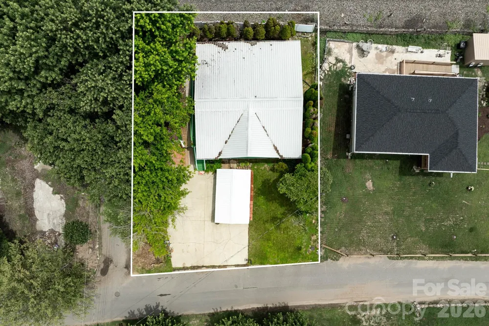 389 Rollins Road Marshall, NC 28753