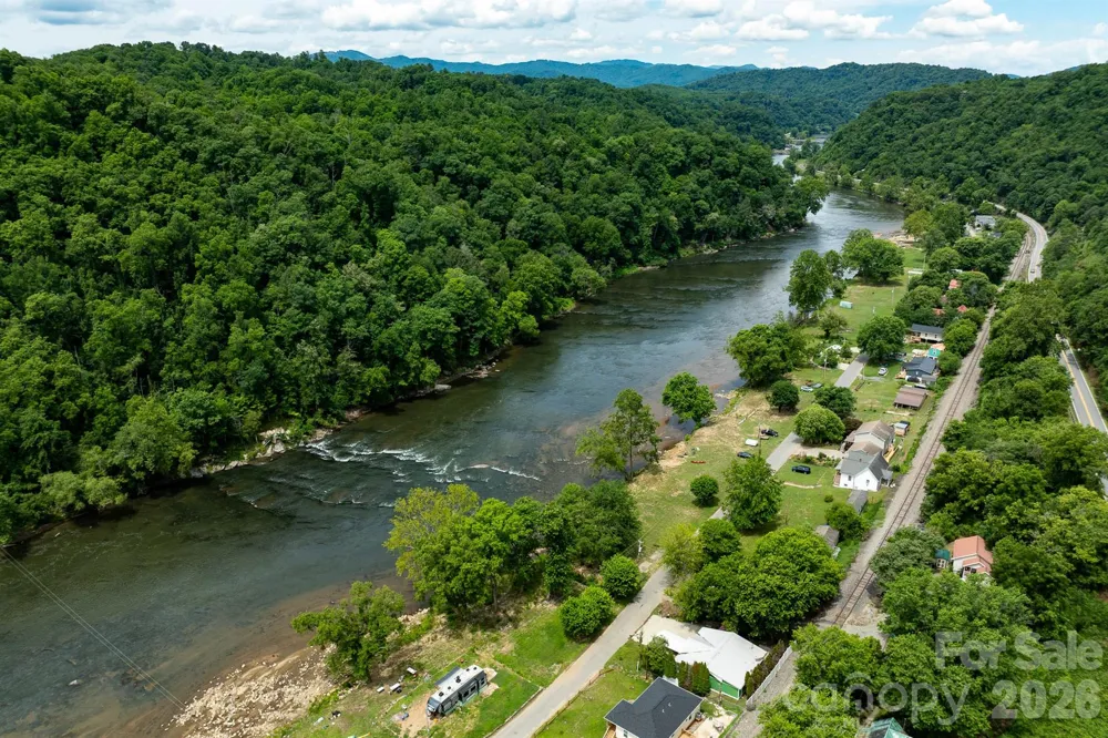 389 Rollins Road Marshall, NC 28753