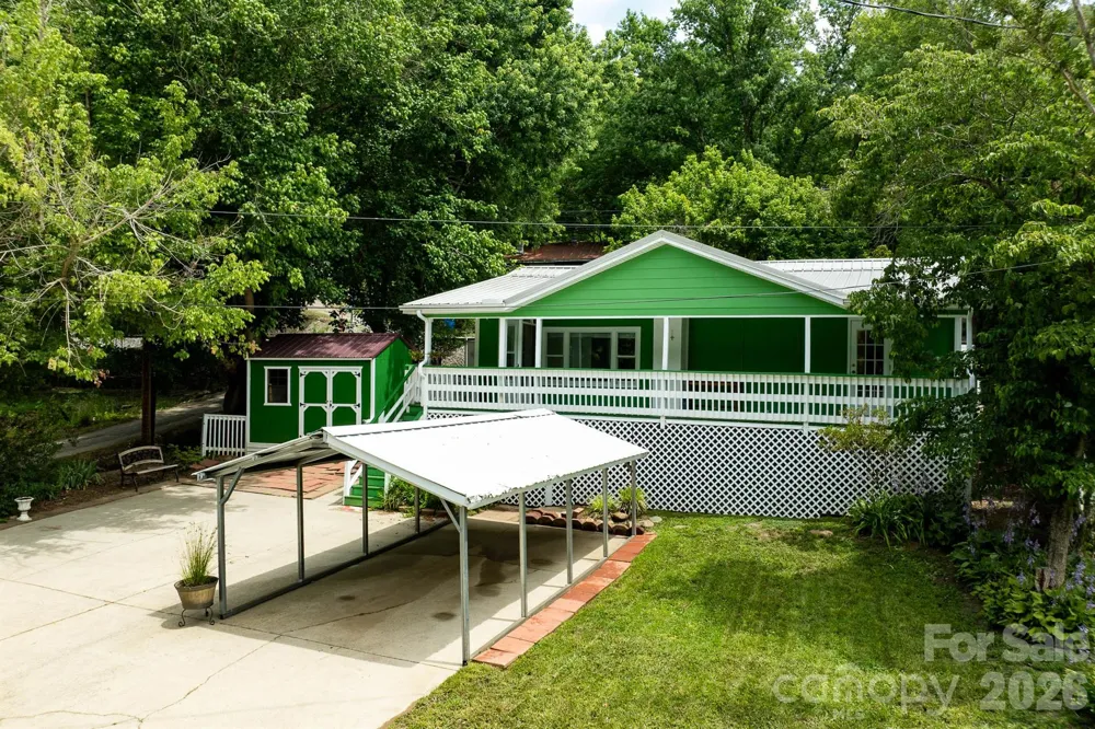 389 Rollins Road Marshall, NC 28753