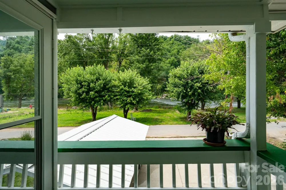 389 Rollins Road Marshall, NC 28753