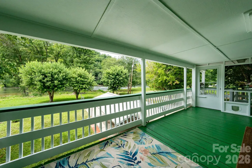 389 Rollins Road Marshall, NC 28753