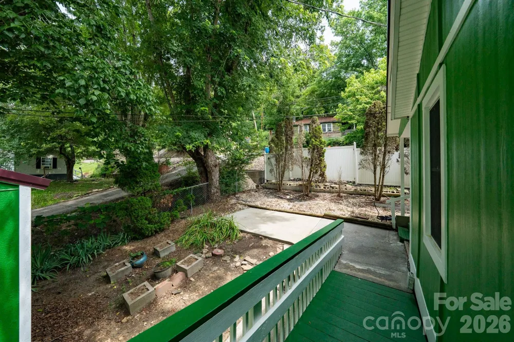 389 Rollins Road Marshall, NC 28753