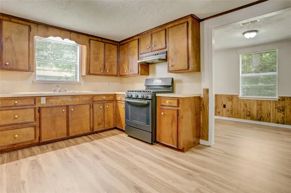 215 E Dahlgren Avenue Wharton, TX 77488