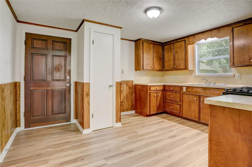 215 E Dahlgren Avenue Wharton, TX 77488