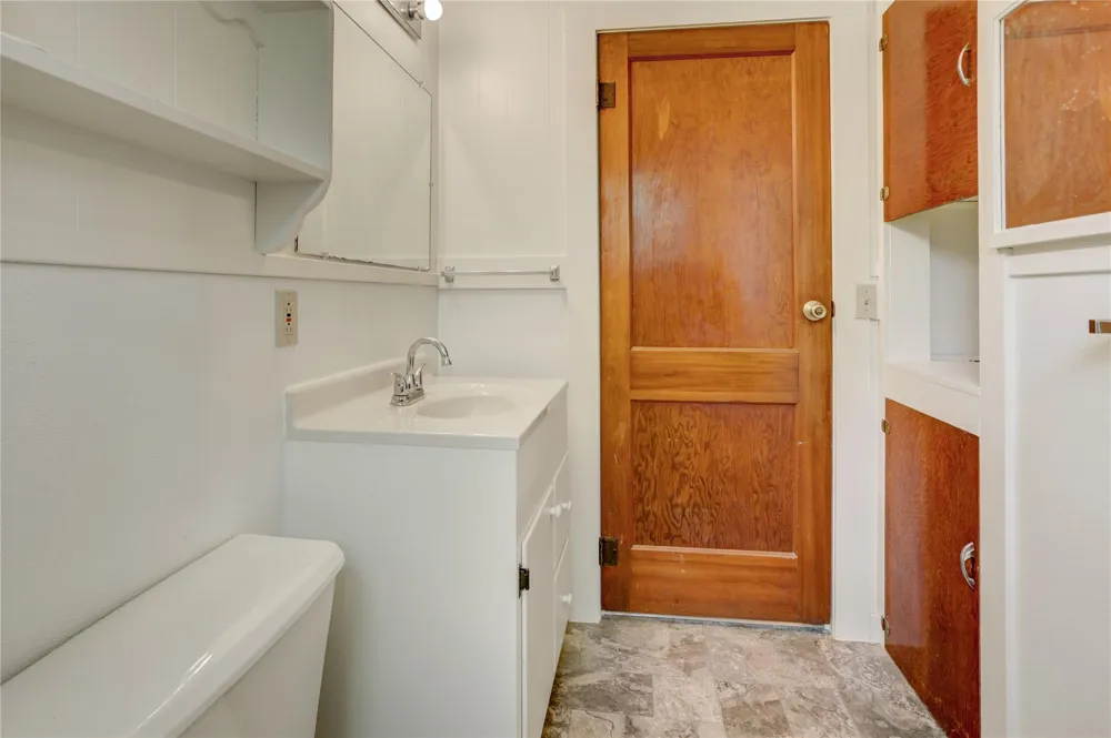 215 E Dahlgren Avenue Wharton, TX 77488