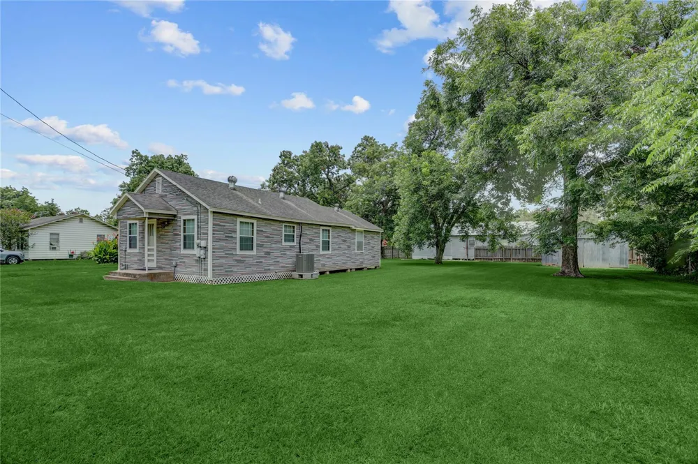 215 E Dahlgren Avenue Wharton, TX 77488