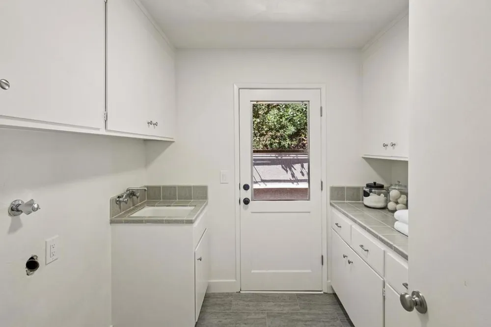 10955 Stonebrook Drive Los Altos Hills, CA 94024