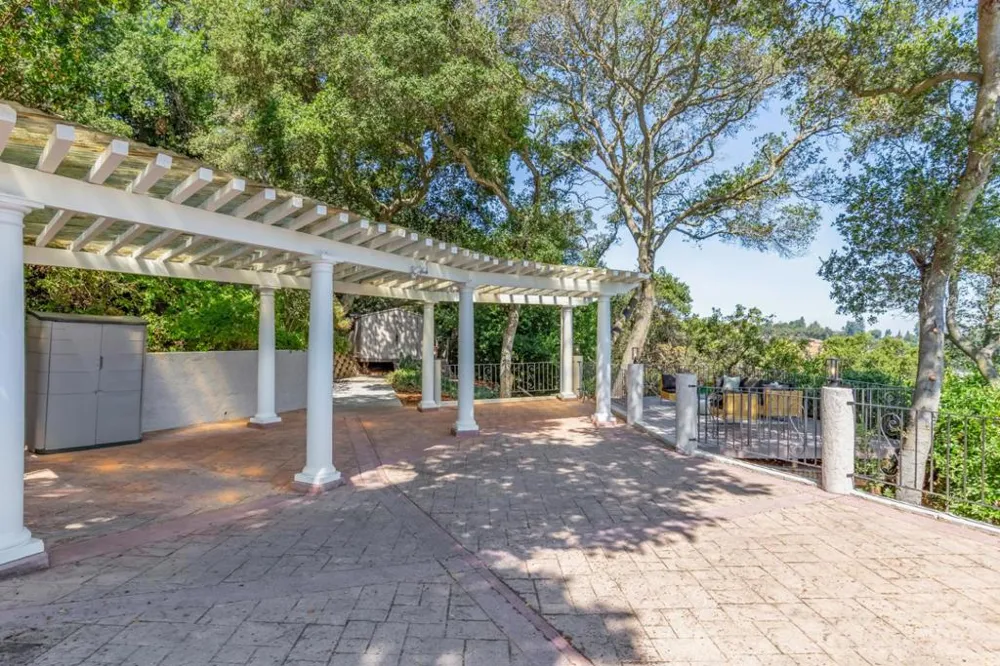 10955 Stonebrook Drive Los Altos Hills, CA 94024