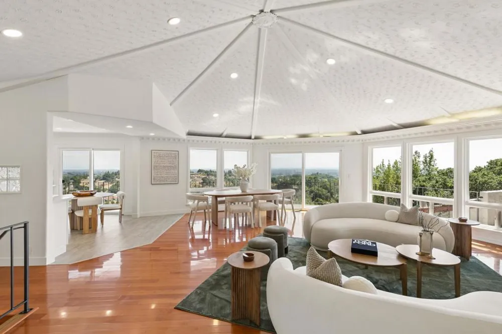 10955 Stonebrook Drive Los Altos Hills, CA 94024