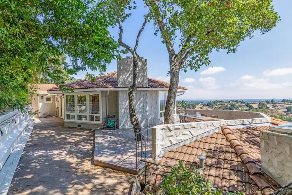 10955 Stonebrook Drive Los Altos Hills, CA 94024