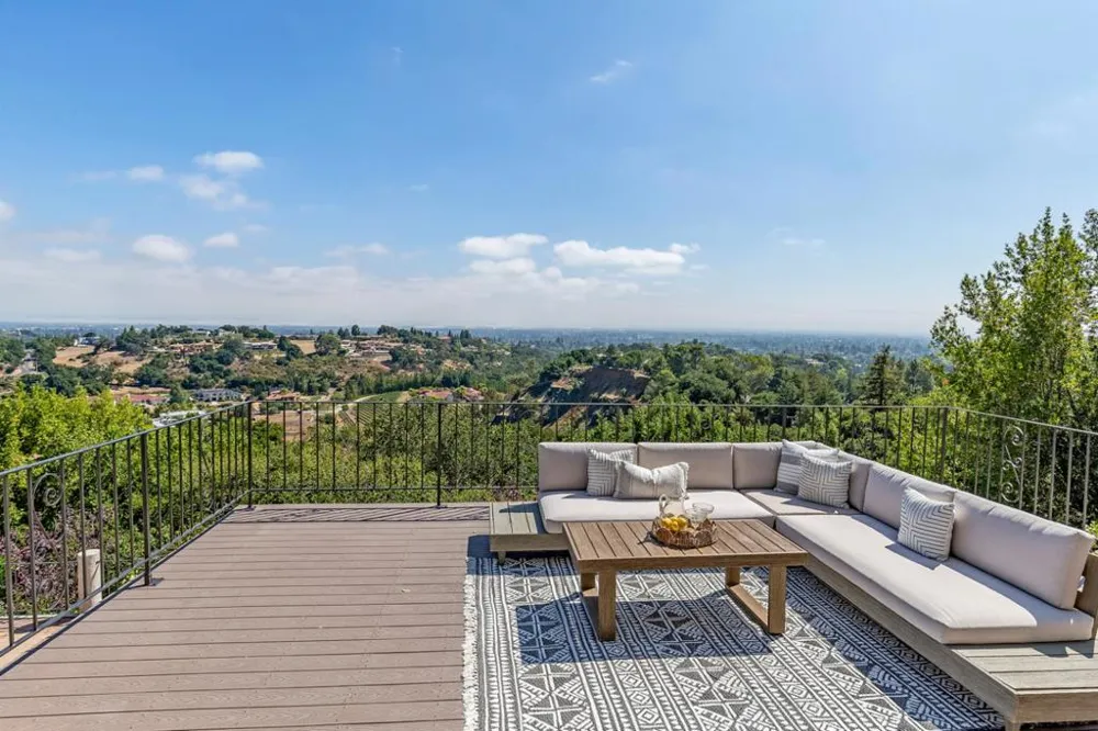 10955 Stonebrook Drive Los Altos Hills, CA 94024