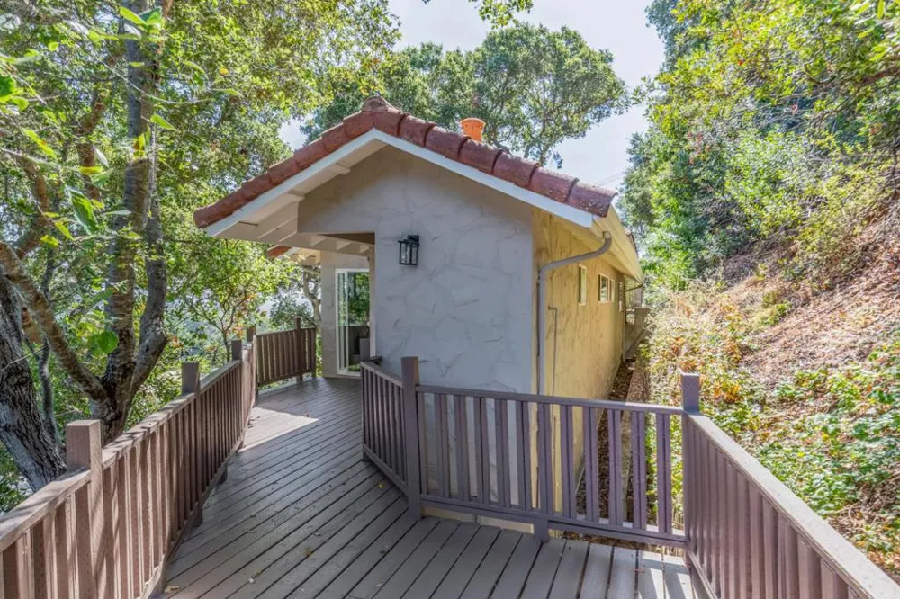 10955 Stonebrook Drive Los Altos Hills, CA 94024