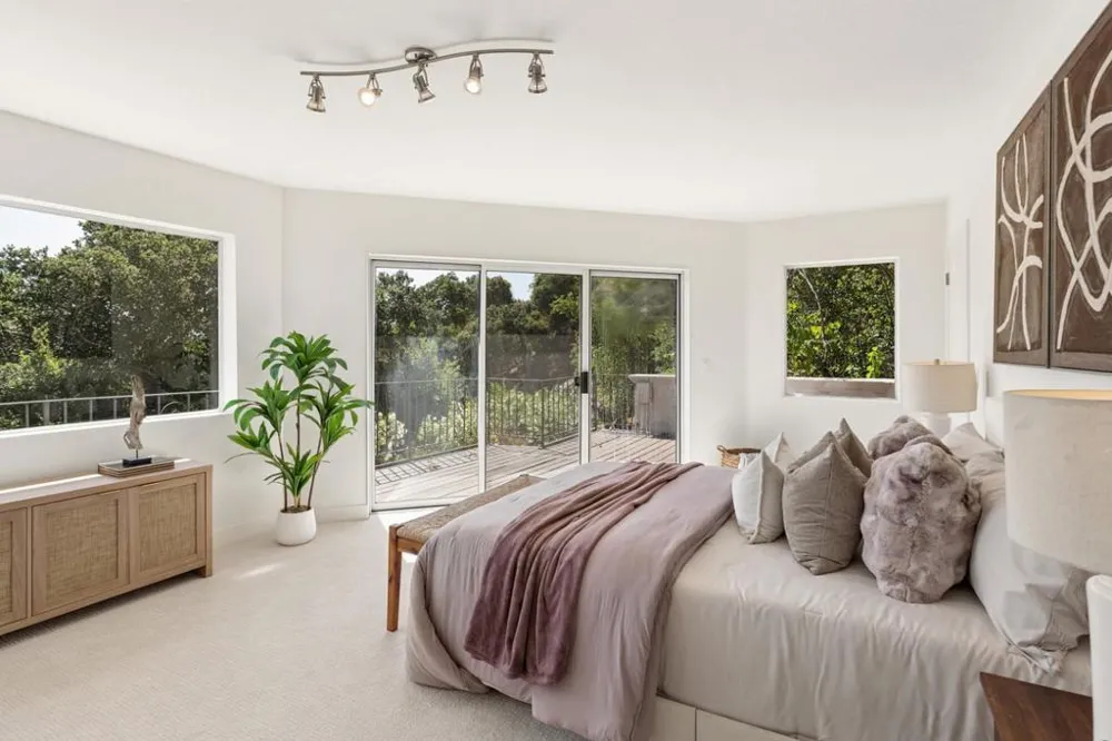 10955 Stonebrook Drive Los Altos Hills, CA 94024