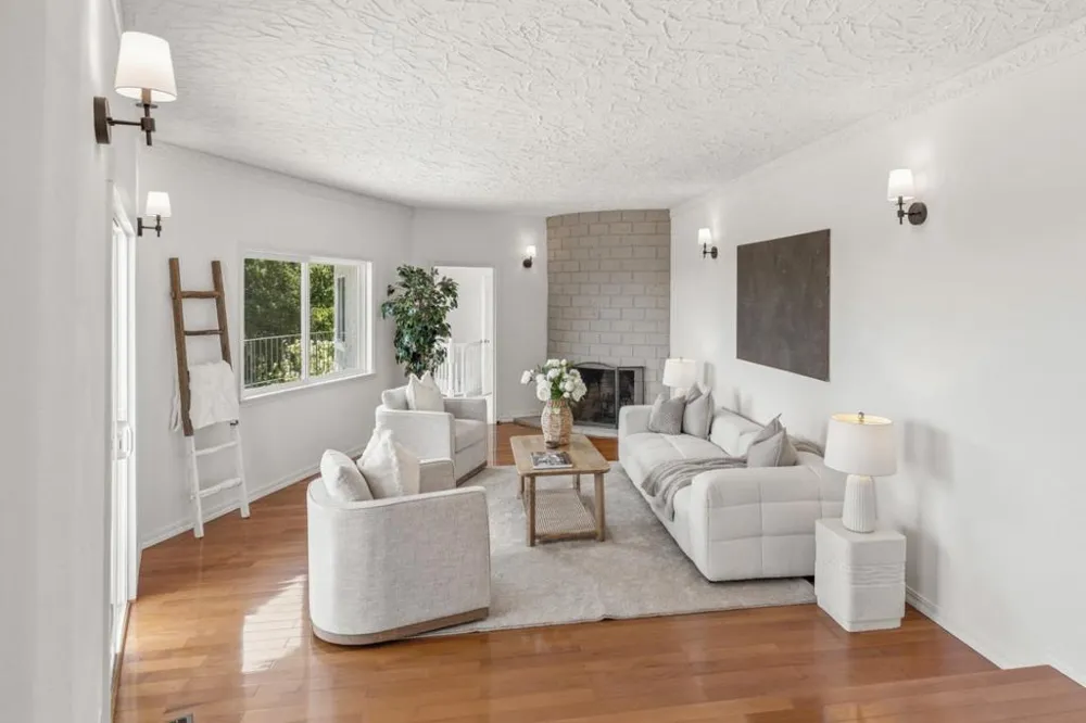 10955 Stonebrook Drive Los Altos Hills, CA 94024
