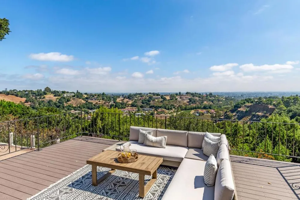 10955 Stonebrook Drive Los Altos Hills, CA 94024