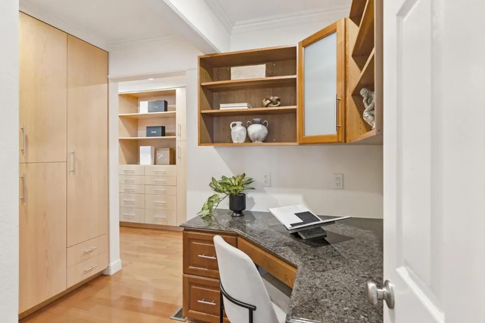 10955 Stonebrook Drive Los Altos Hills, CA 94024