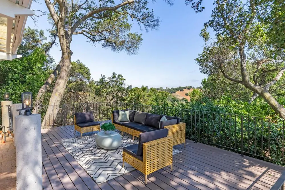 10955 Stonebrook Drive Los Altos Hills, CA 94024