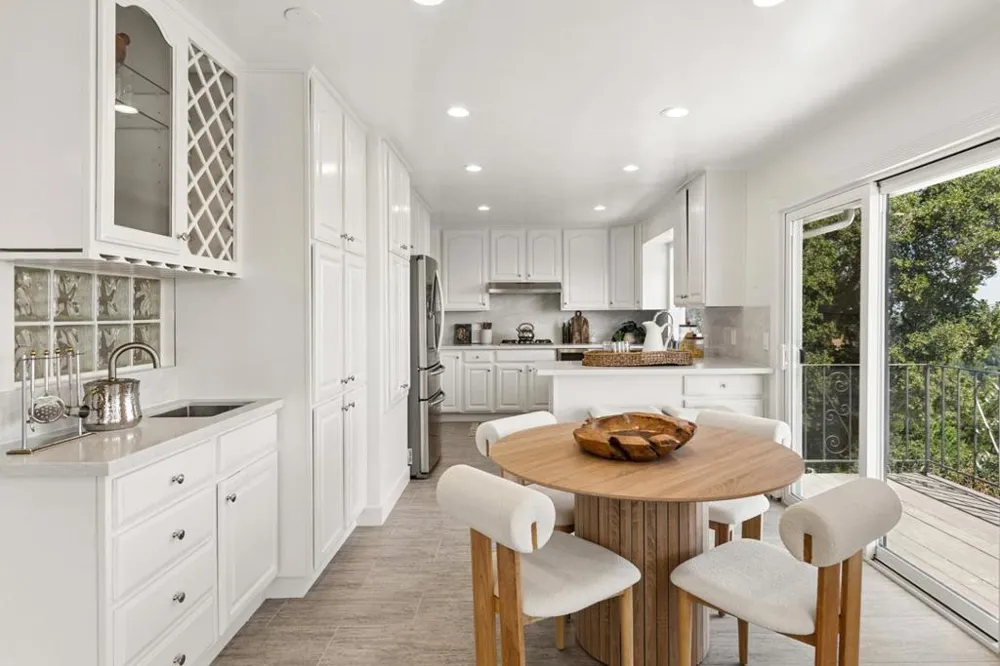 10955 Stonebrook Drive Los Altos Hills, CA 94024