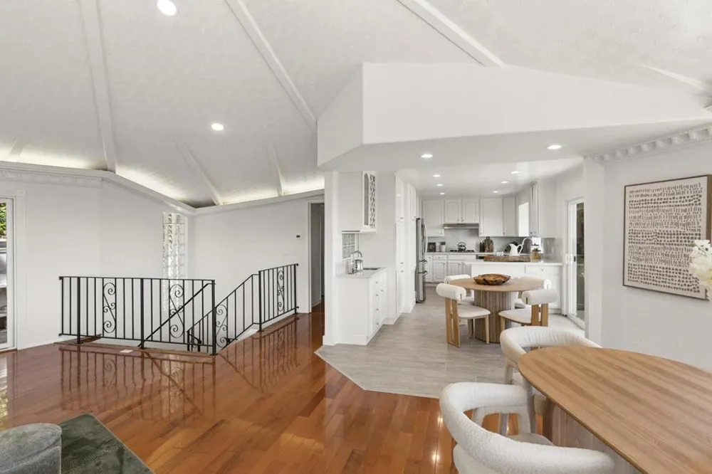 10955 Stonebrook Drive Los Altos Hills, CA 94024