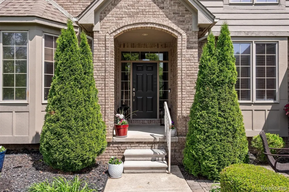 68960 Silver Fox Lane Washington Township, MI 48095