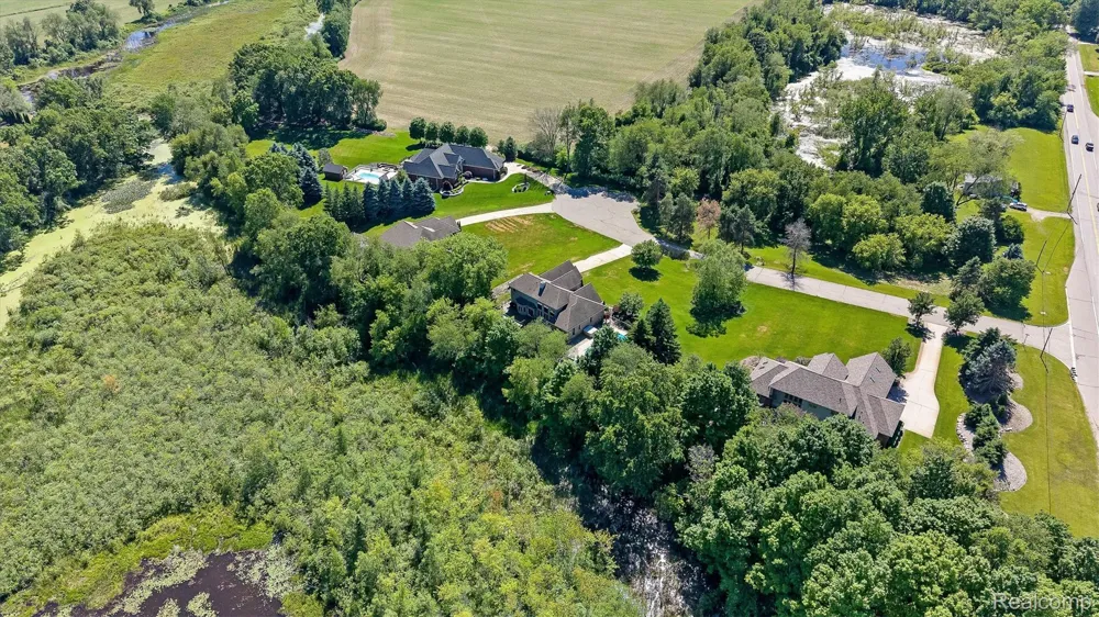68960 Silver Fox Lane Washington Township, MI 48095