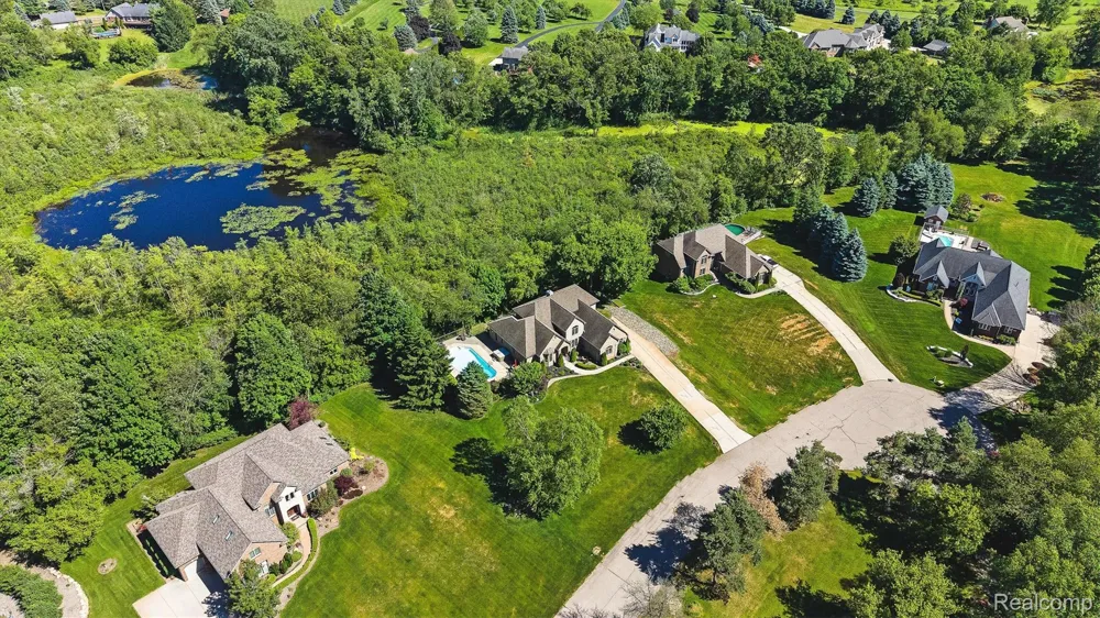 68960 Silver Fox Lane Washington Township, MI 48095