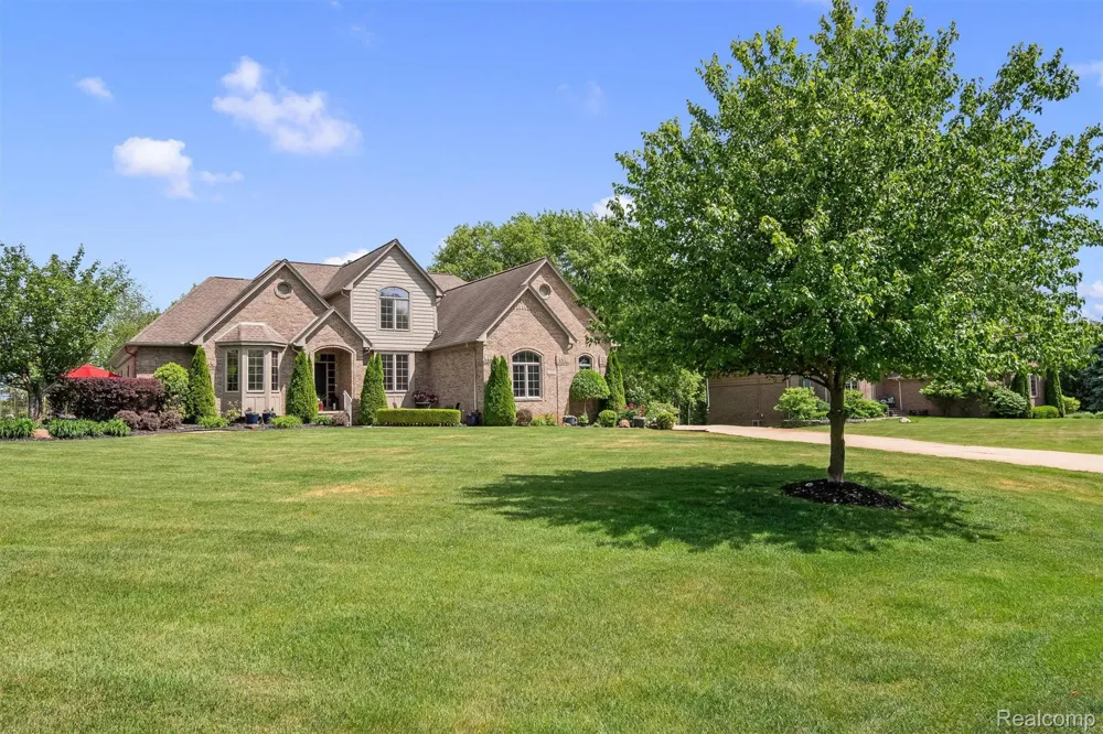 68960 Silver Fox Lane Washington Township, MI 48095